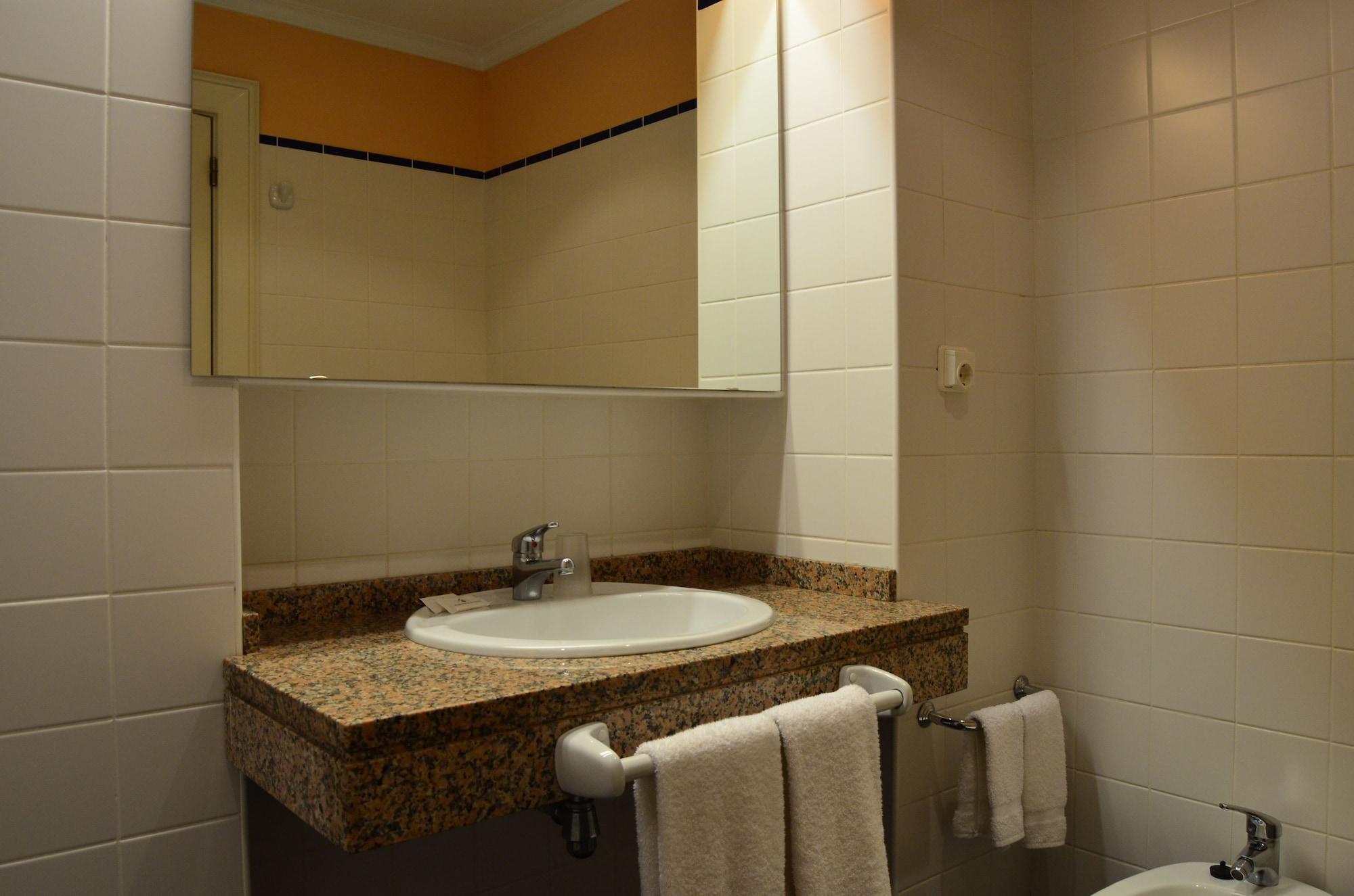 Residencial Mariazinha By Petit Hotels ฟุงชาล ภายนอก รูปภาพ