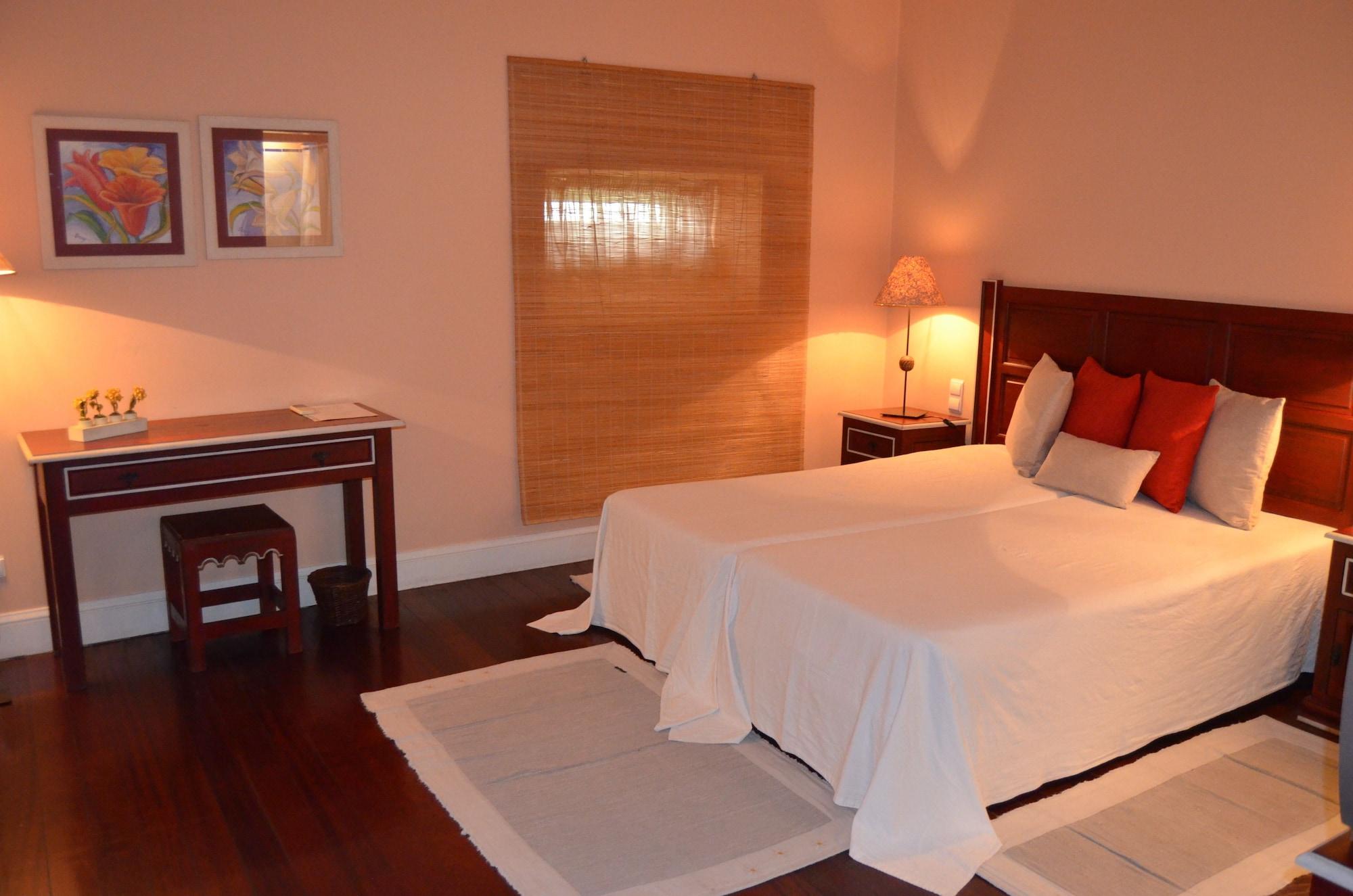 Residencial Mariazinha By Petit Hotels ฟุงชาล ภายนอก รูปภาพ
