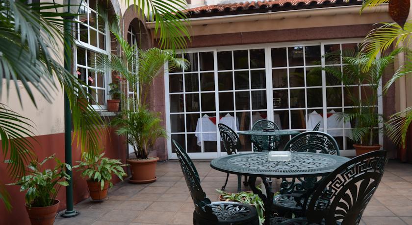 Residencial Mariazinha By Petit Hotels ฟุงชาล ภายนอก รูปภาพ