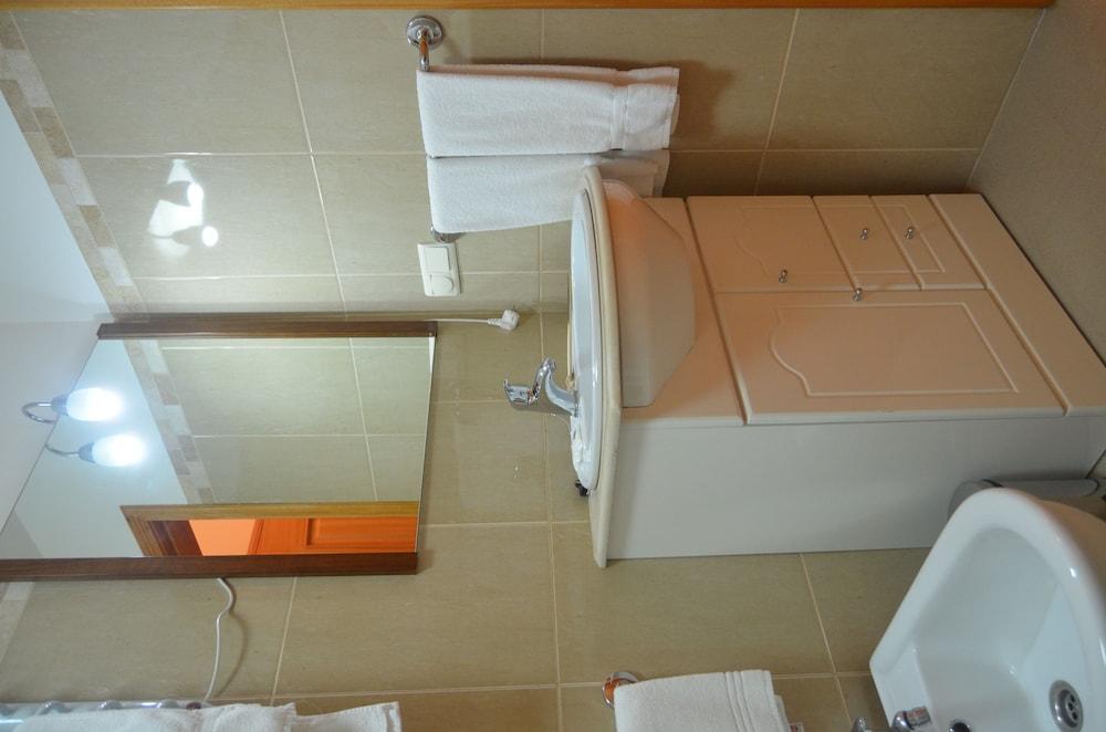 Residencial Mariazinha By Petit Hotels ฟุงชาล ภายนอก รูปภาพ